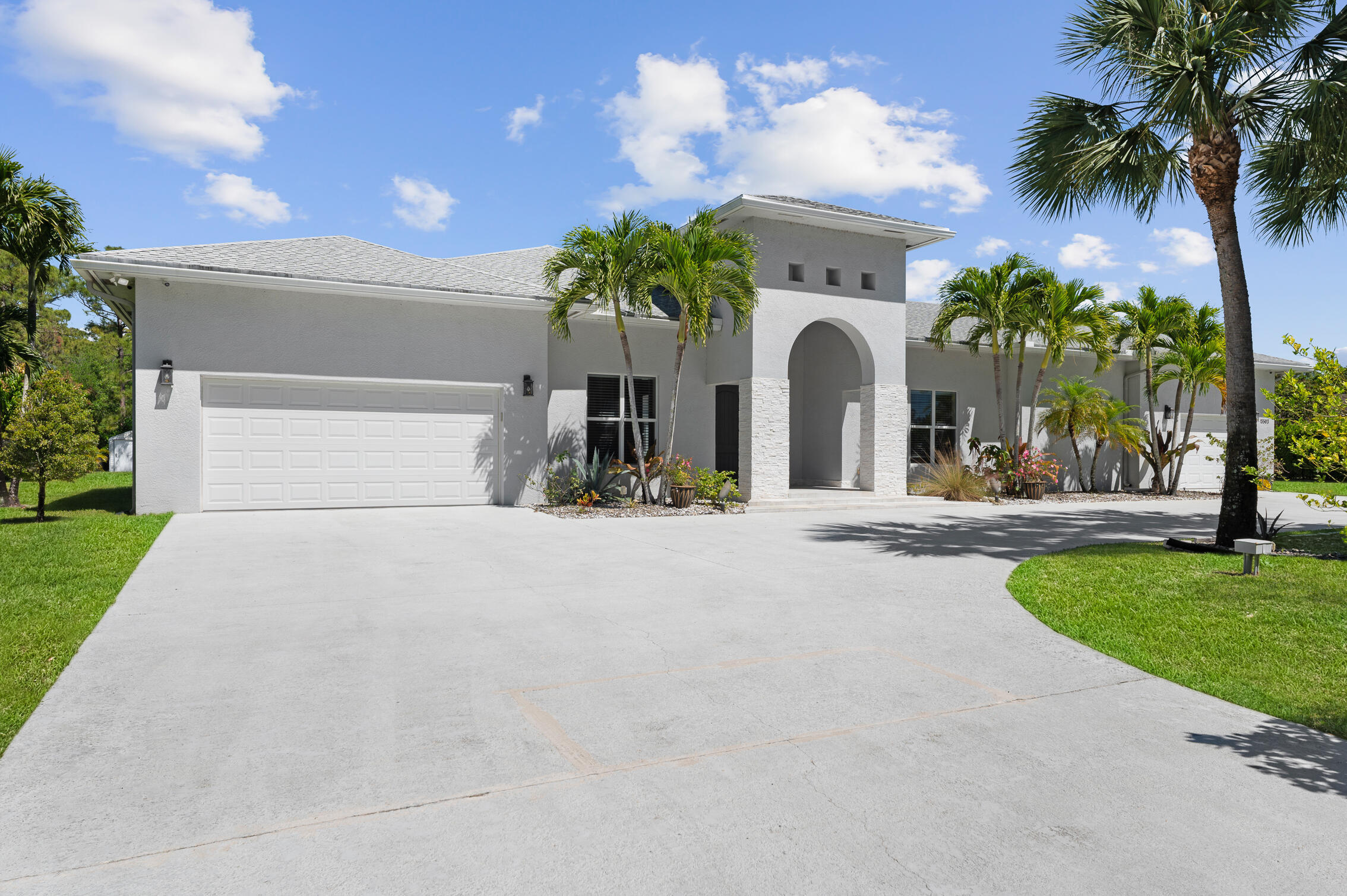 MLS #B26048864 image #0