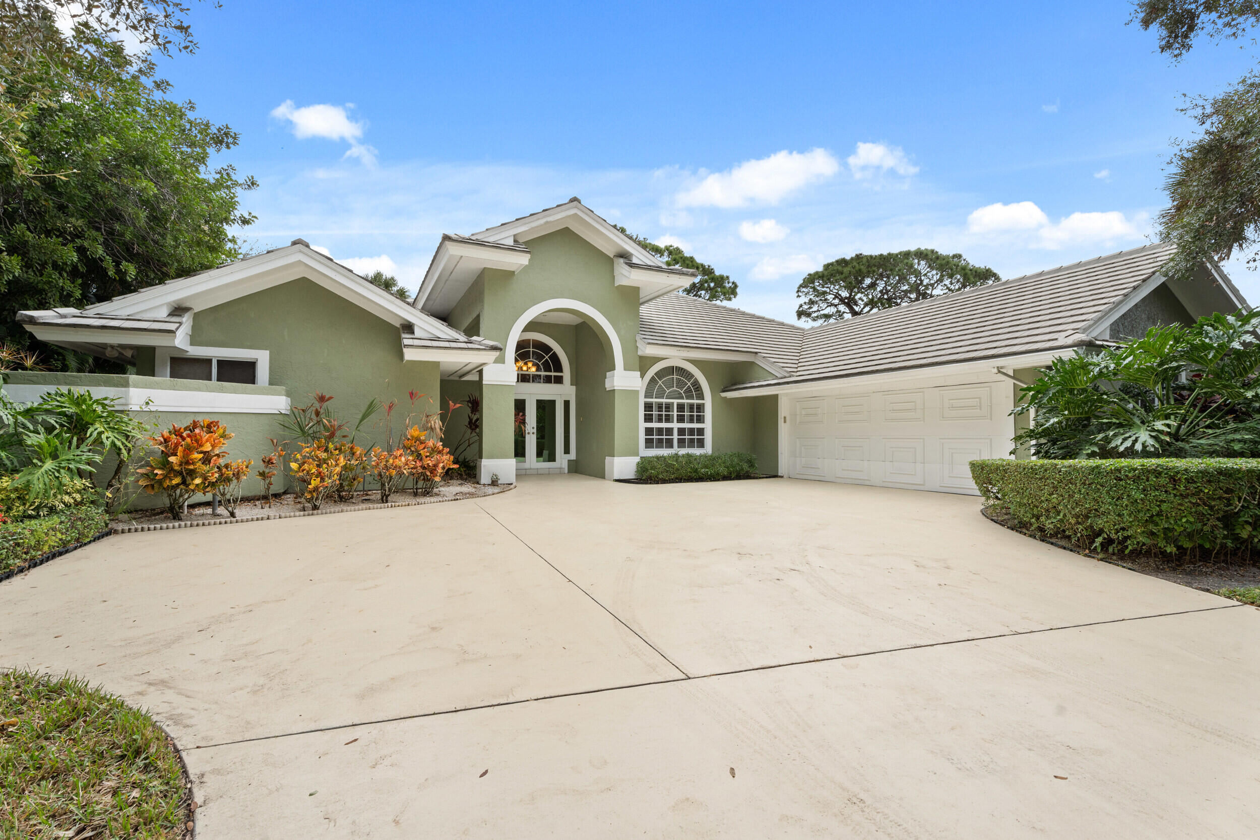 MLS #B26074988 image #0