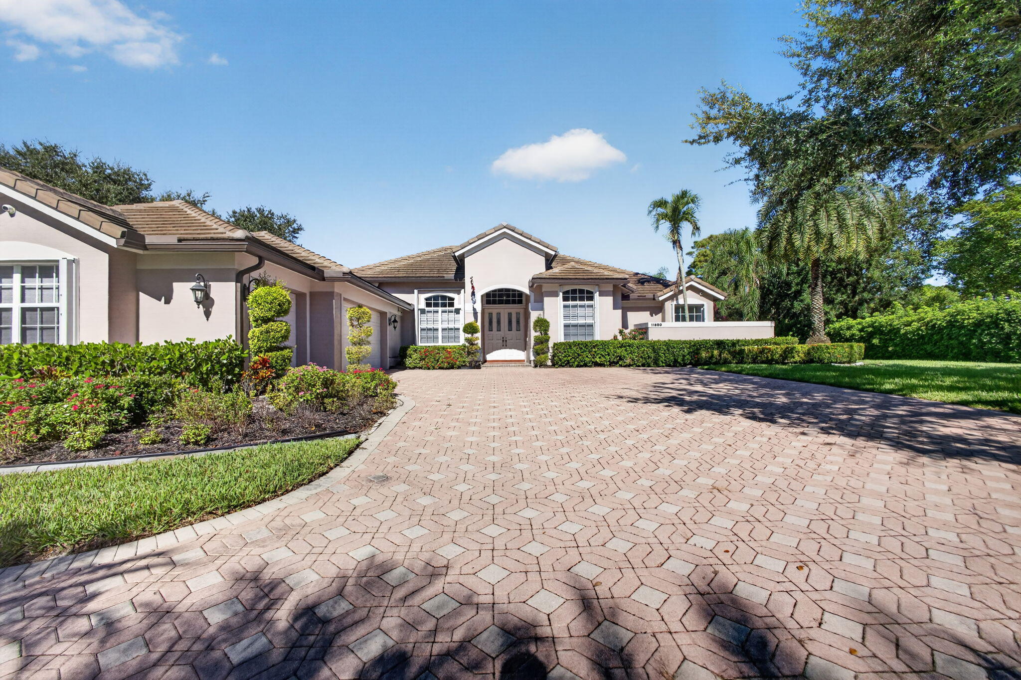 MLS #B26088194 image #0