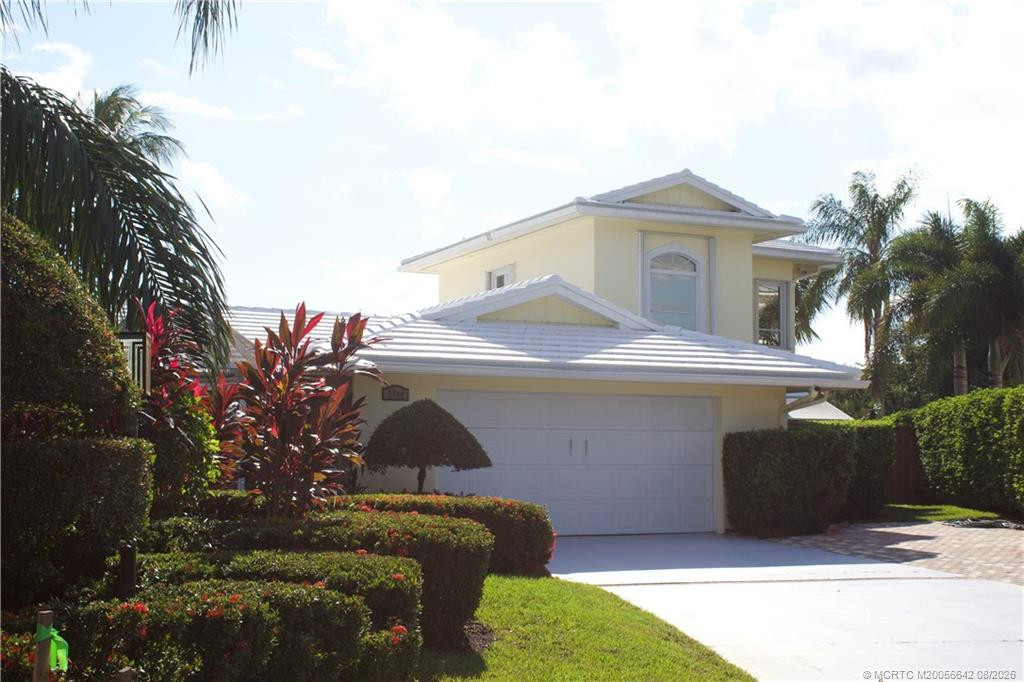 MLS #M20056642 image #0