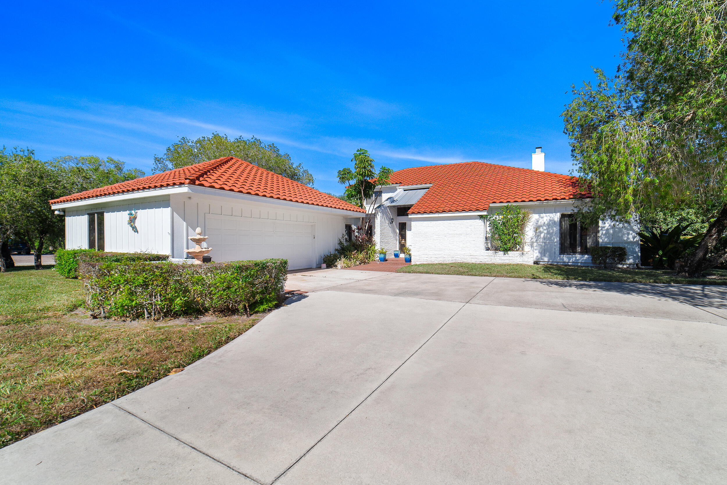 MLS #R11158912 image #0