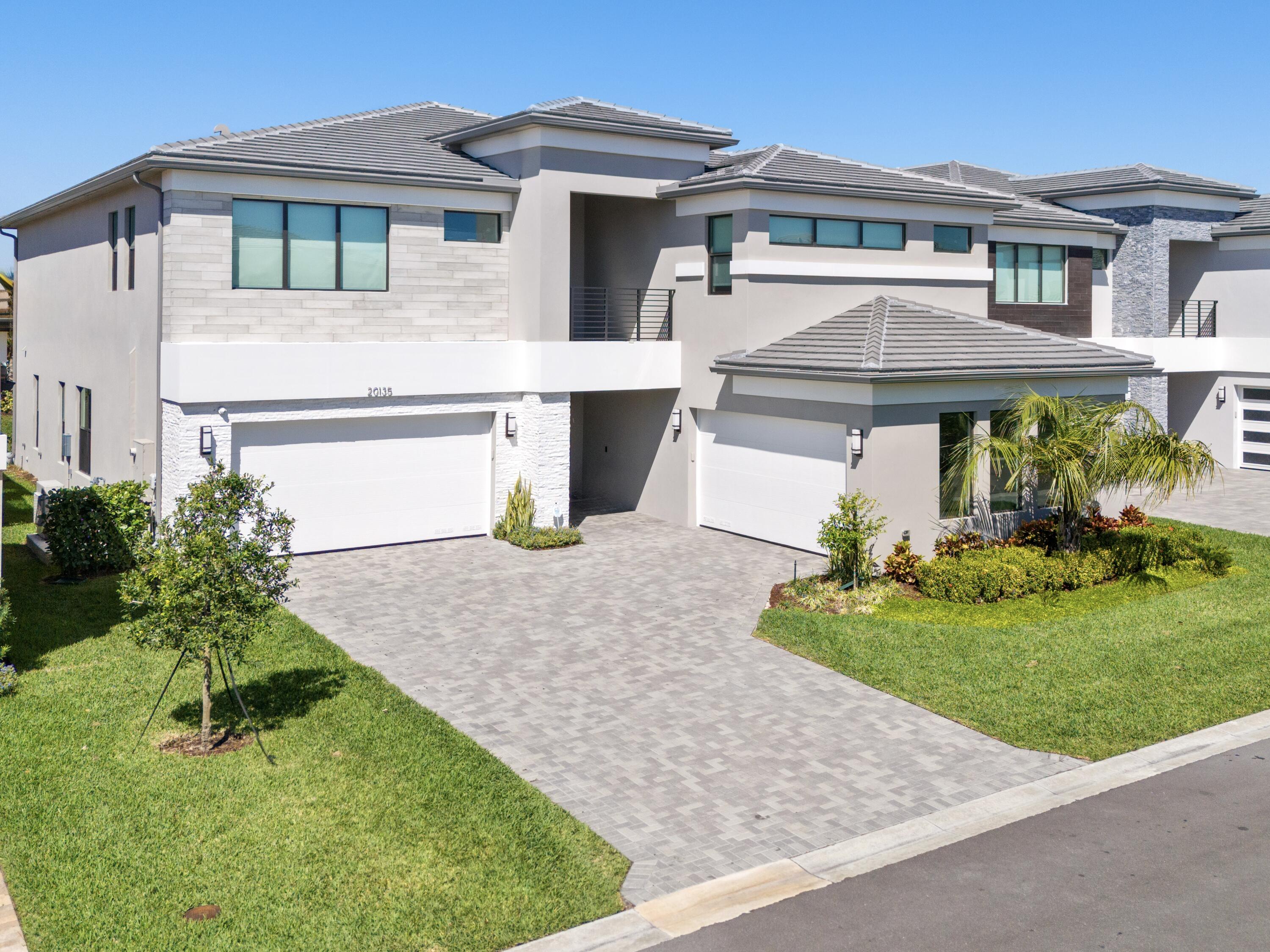 MLS #R11163674 image #0
