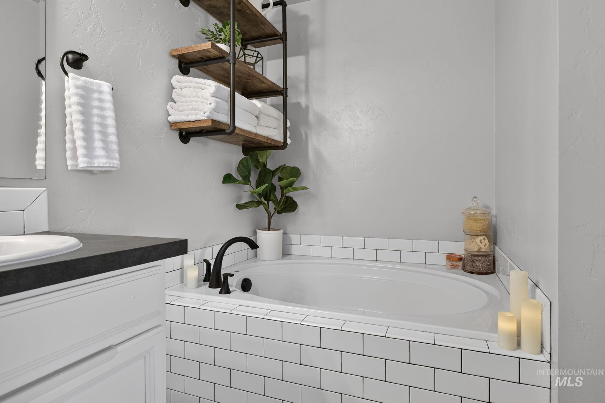 MLS #99002162 image #31