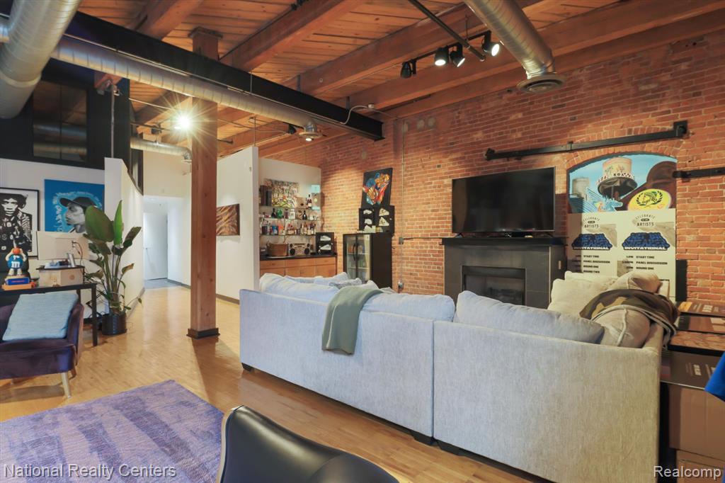 MLS #20250029310 img 2