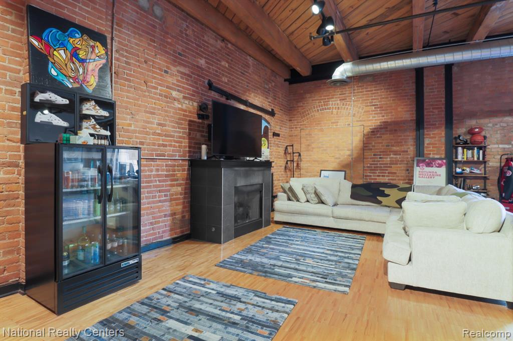 MLS #20250029310 img 3