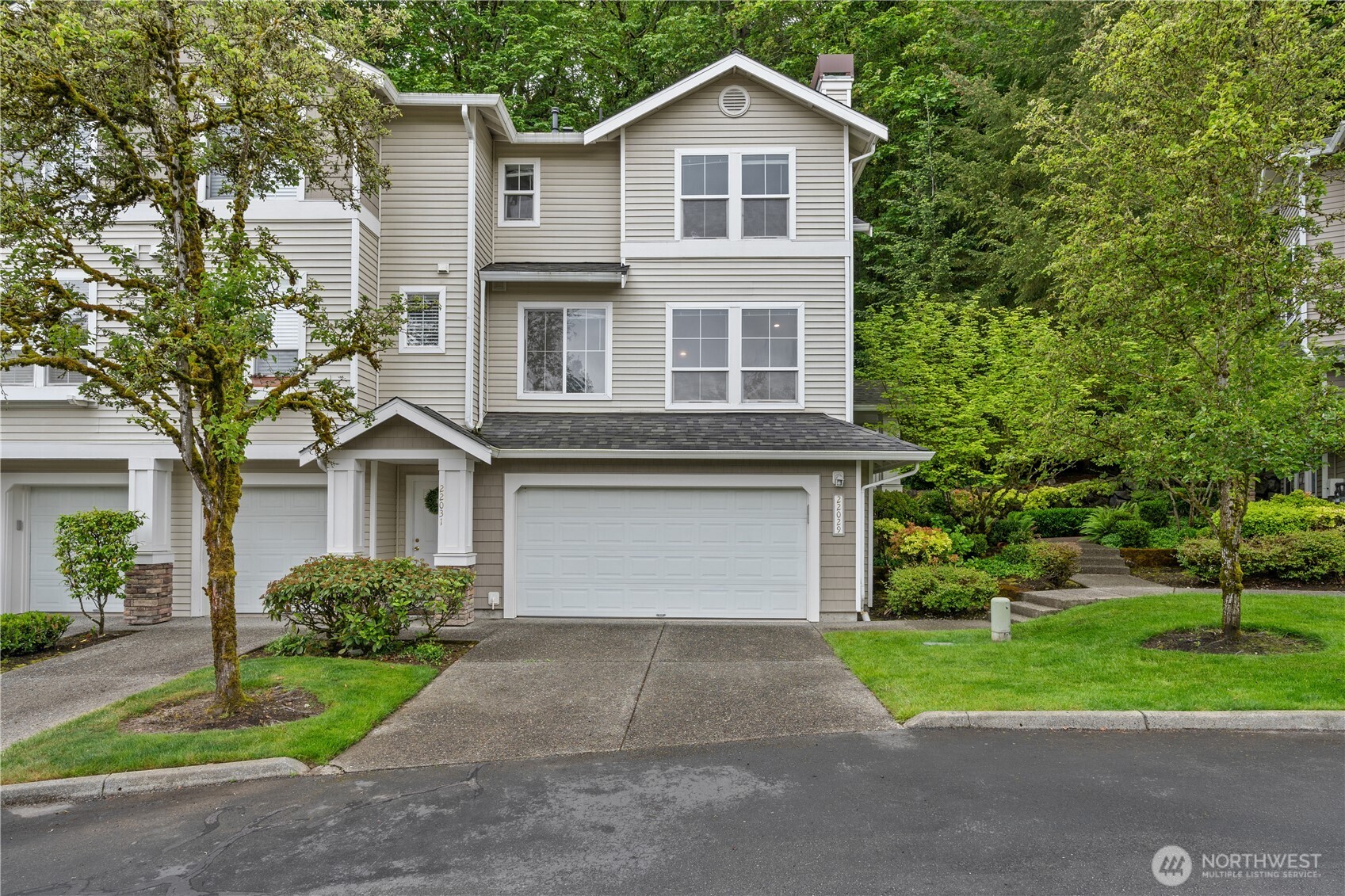 MLS #NWM2382525 image #0