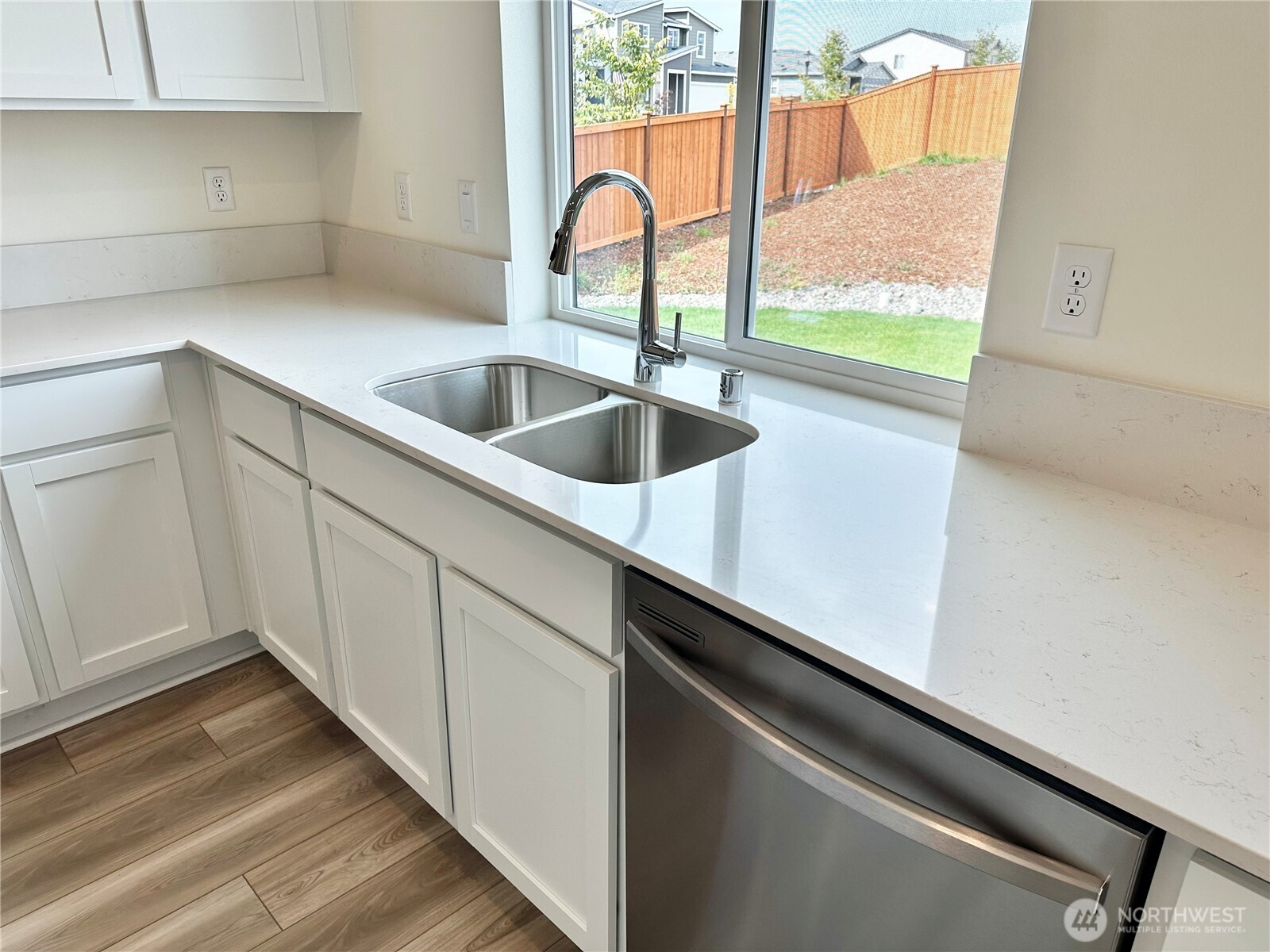MLS #NWM2389605 image #8