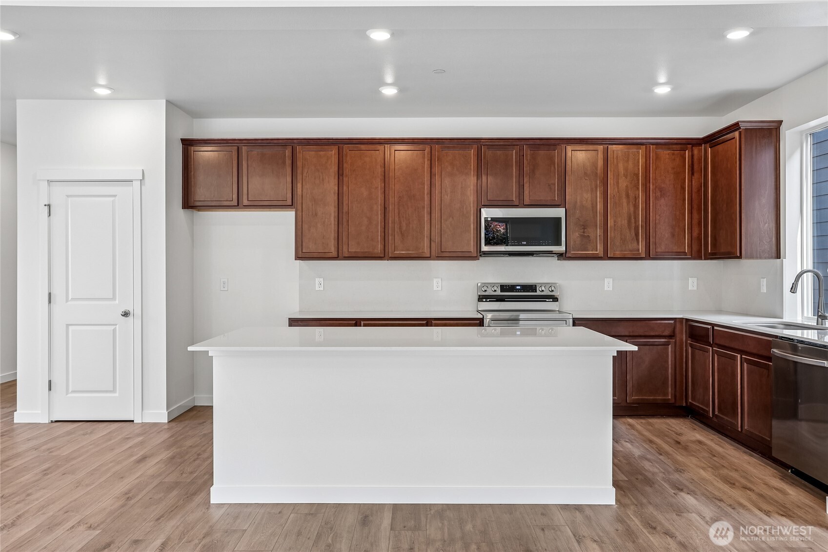 MLS #NWM2454315 image #9