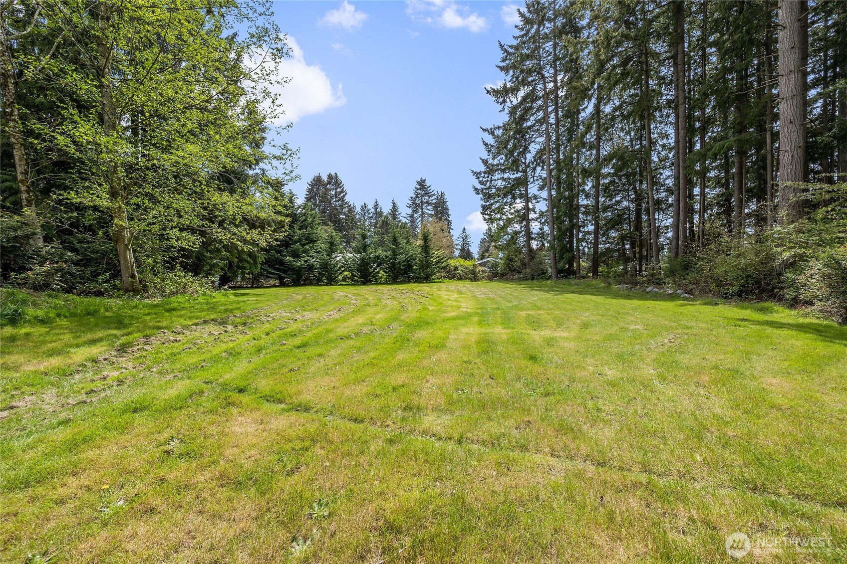 MLS #NWM2456940 image #0