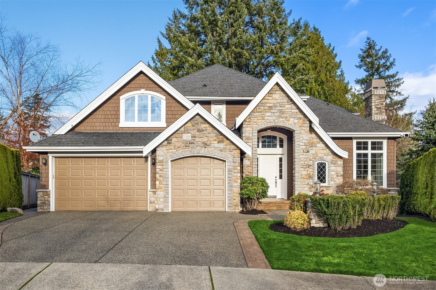 MLS #NWM2460293 image #0