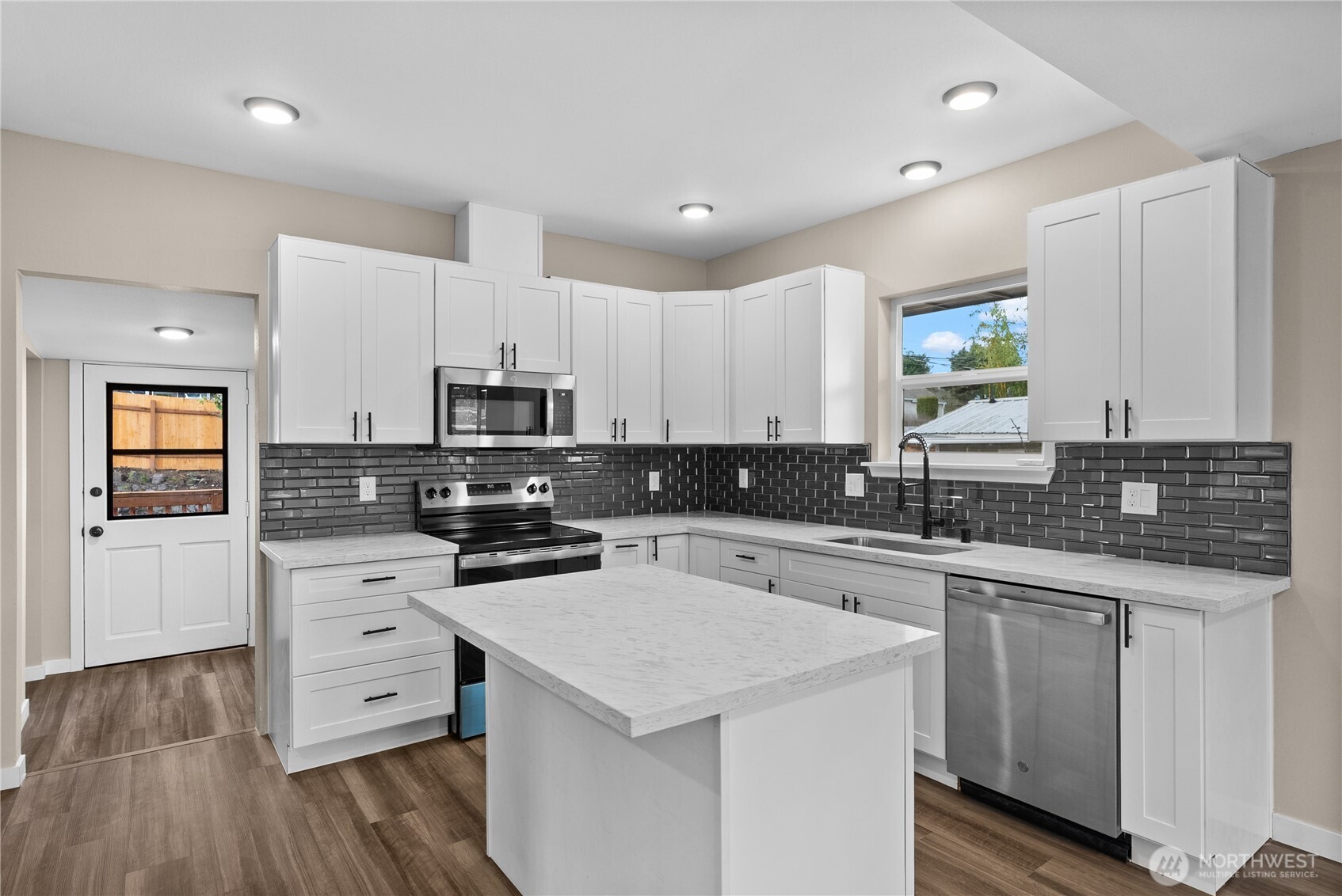 MLS #NWM2466746 image #11
