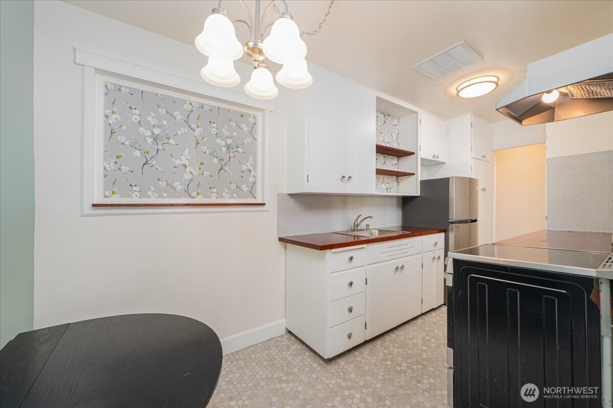 MLS #NWM2503580 image #0
