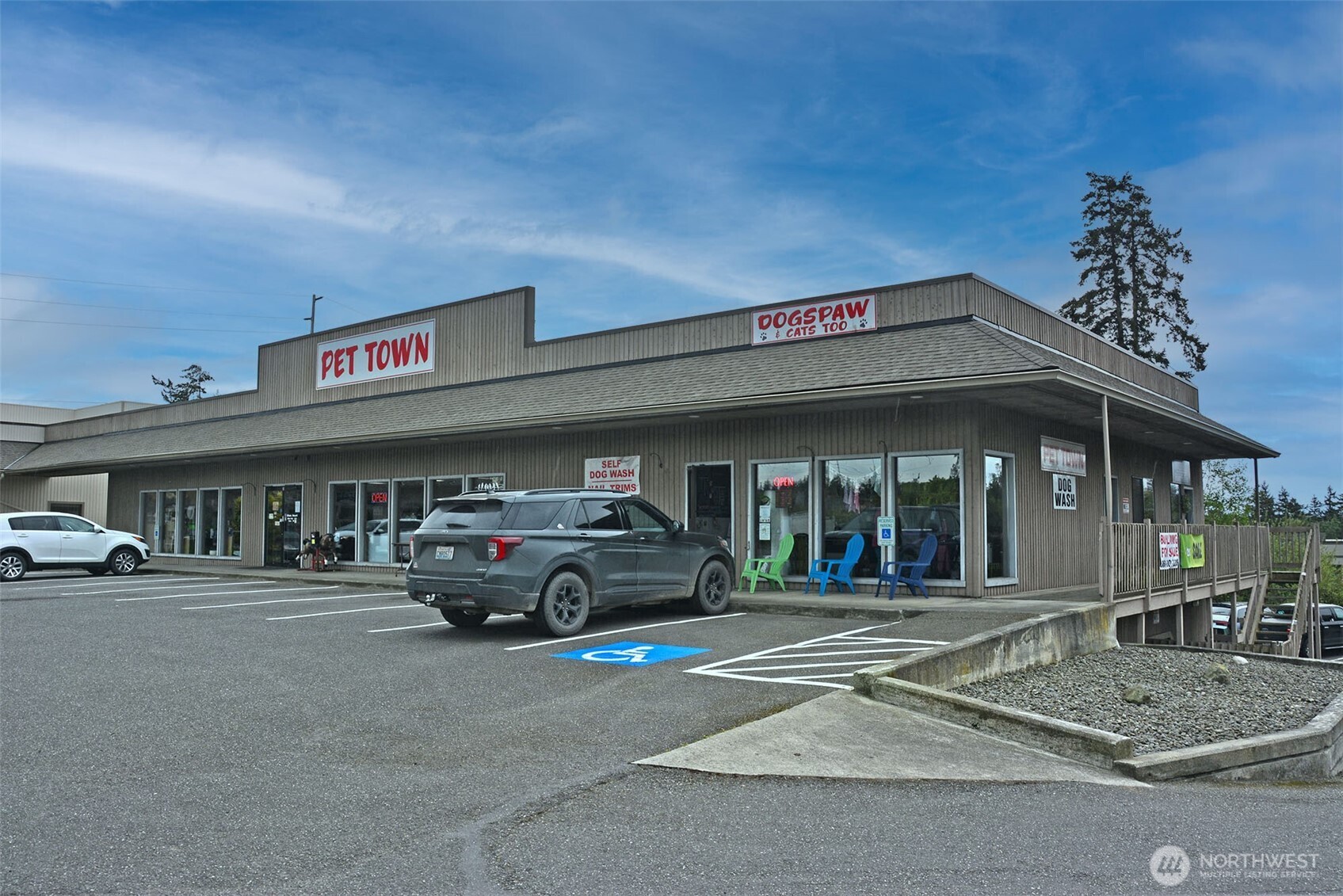 MLS #NWM2511142 image #0