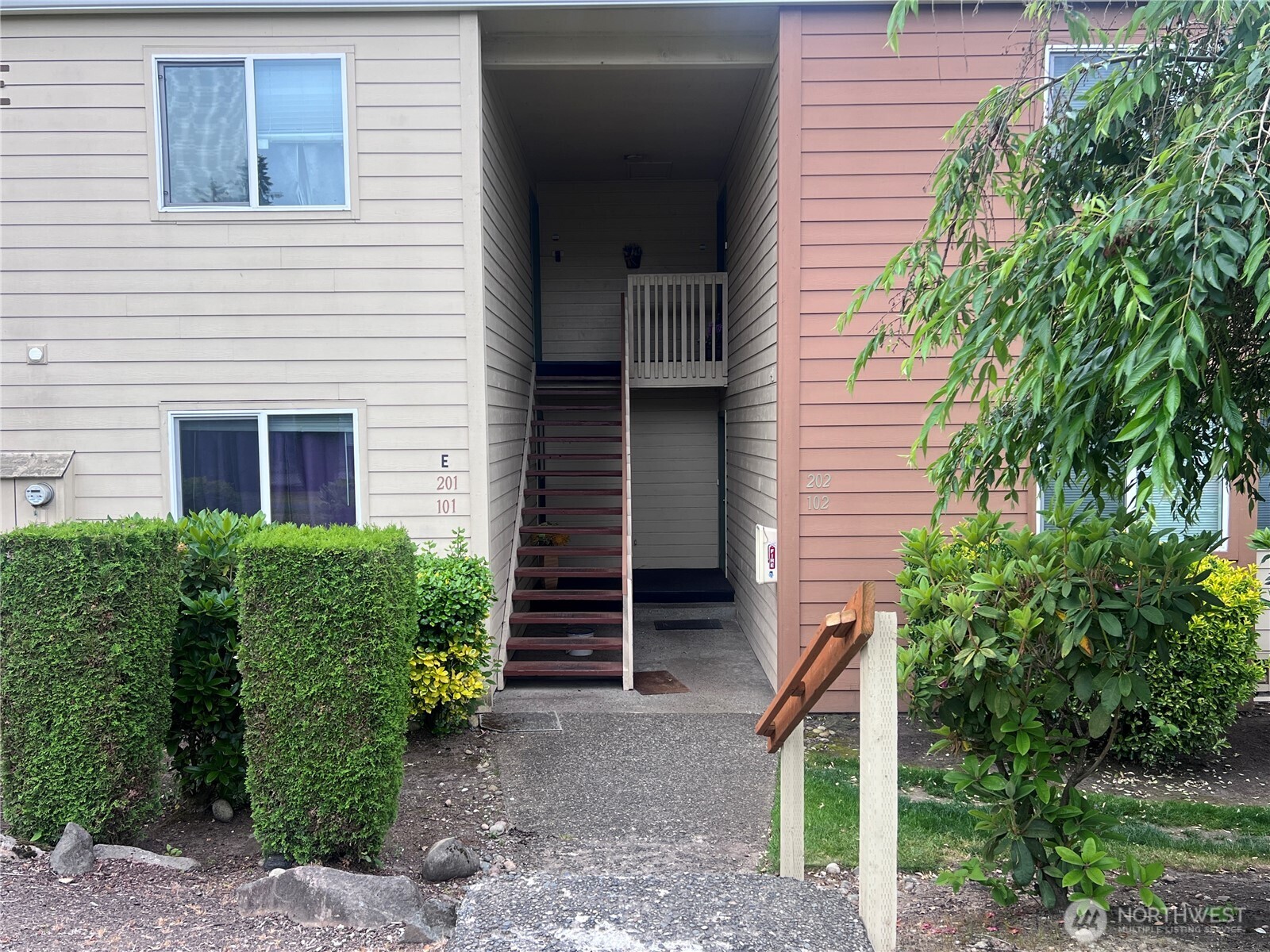 MLS #NWM2516802 image #0