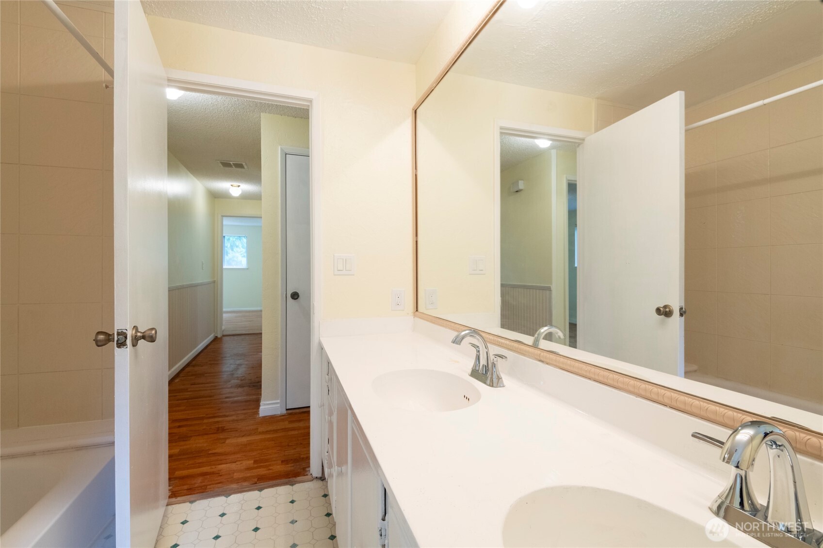 MLS #NWM2521268 image #15