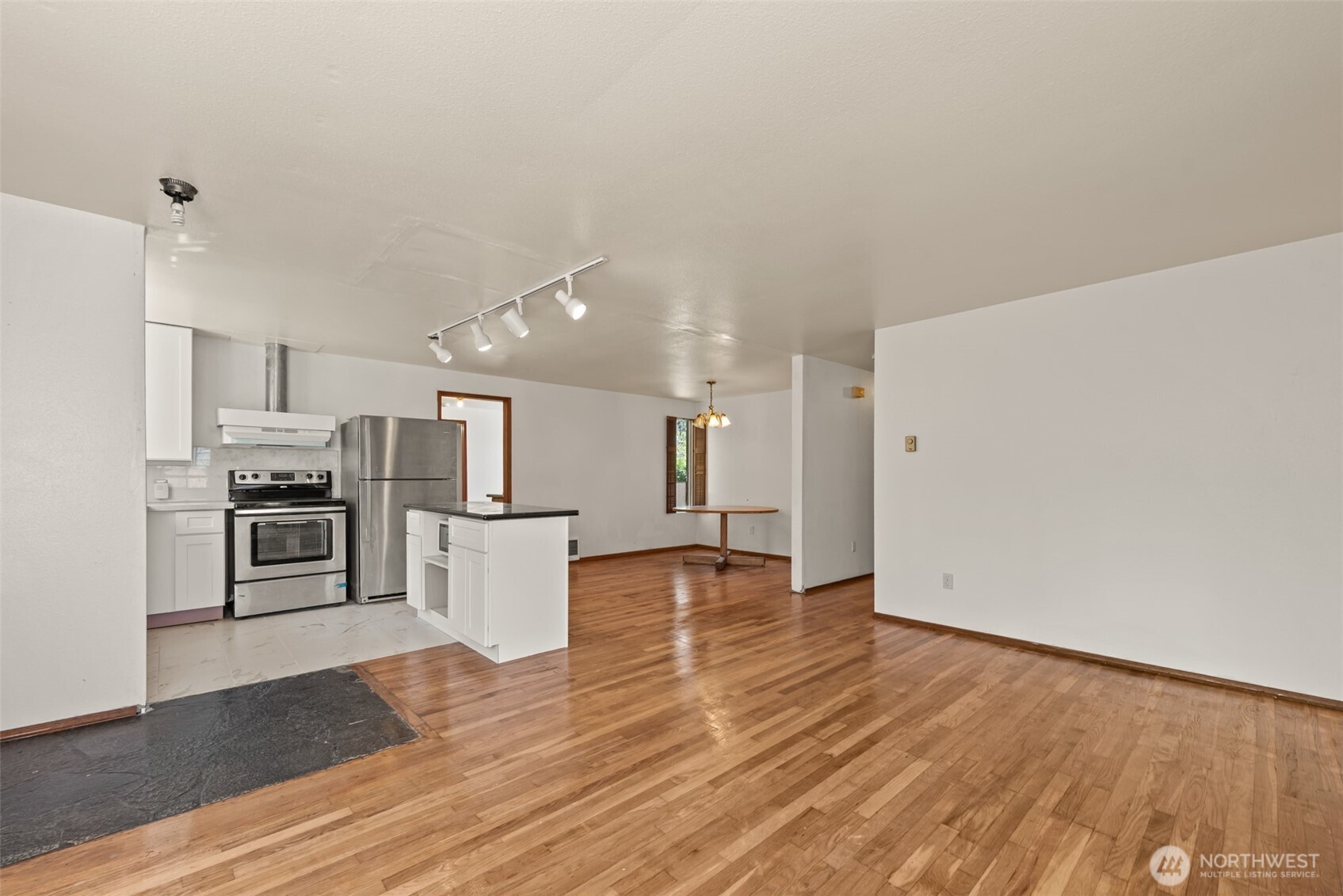 MLS #NWM2522406 image #6