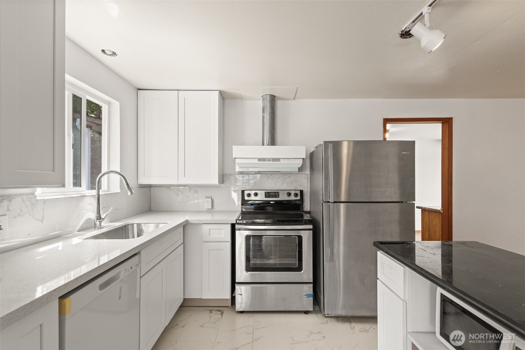 MLS #NWM2522406 image #9