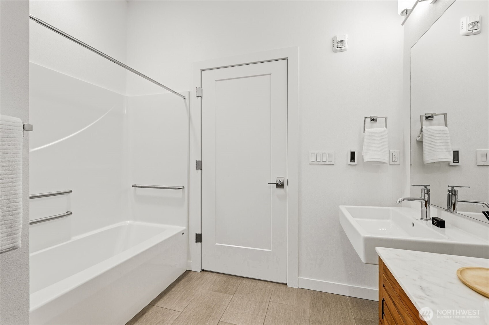 MLS #NWM2523435 image #14