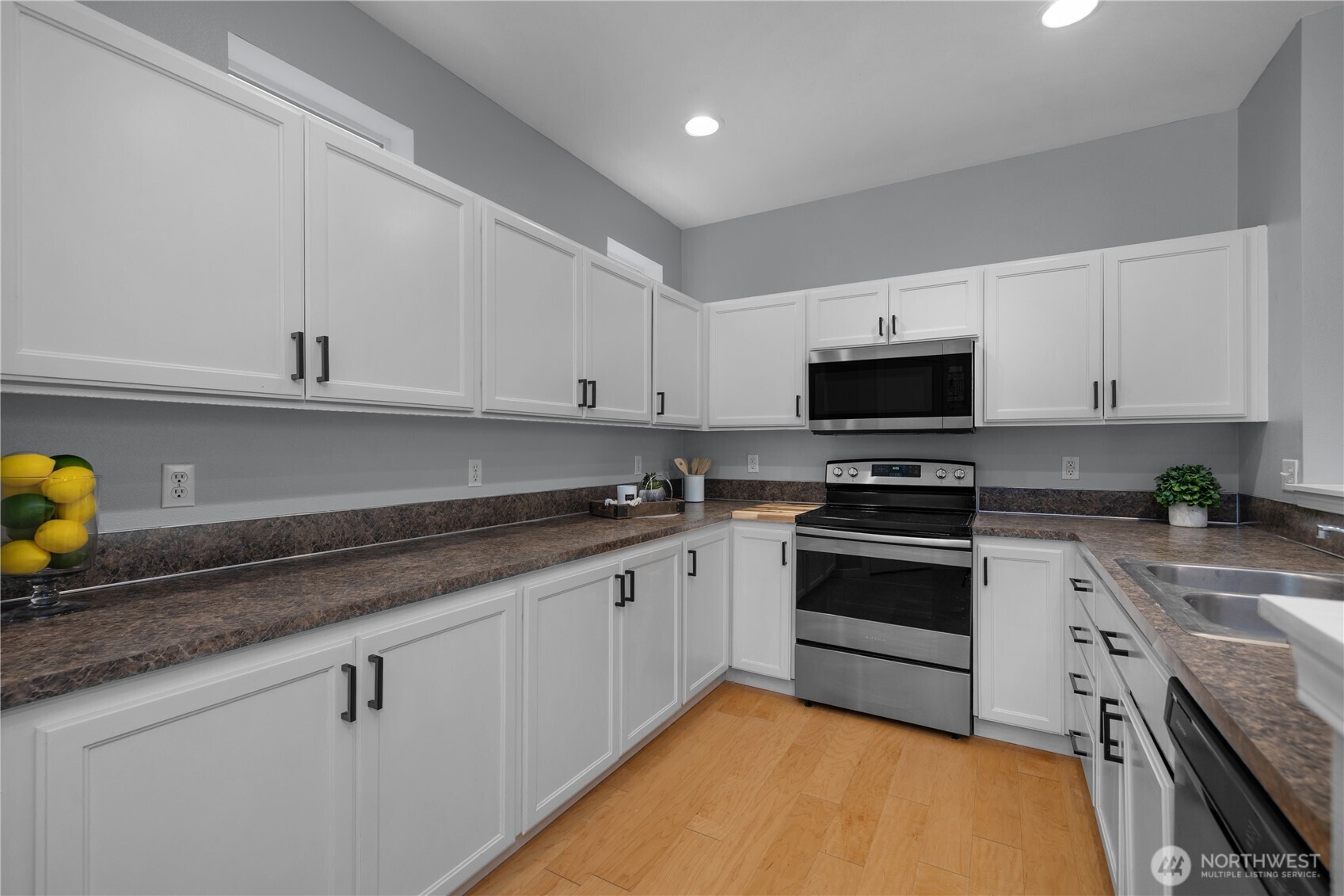 MLS #NWM2526778 image #1
