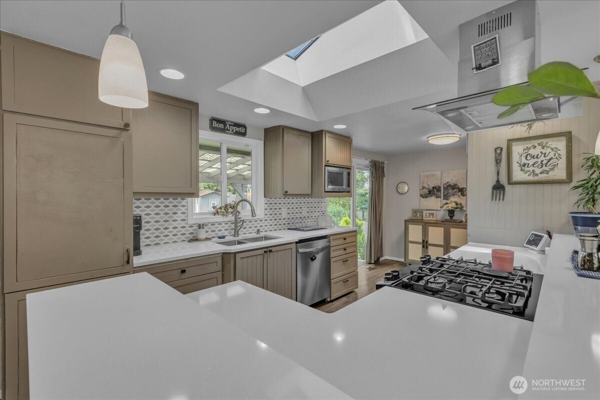 MLS #NWM2526885 image #10