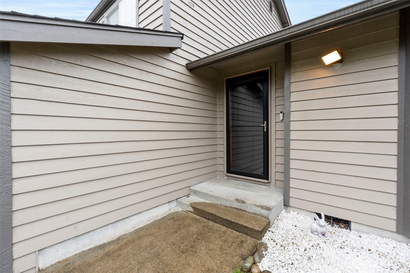 MLS #NWM2528204 image #1