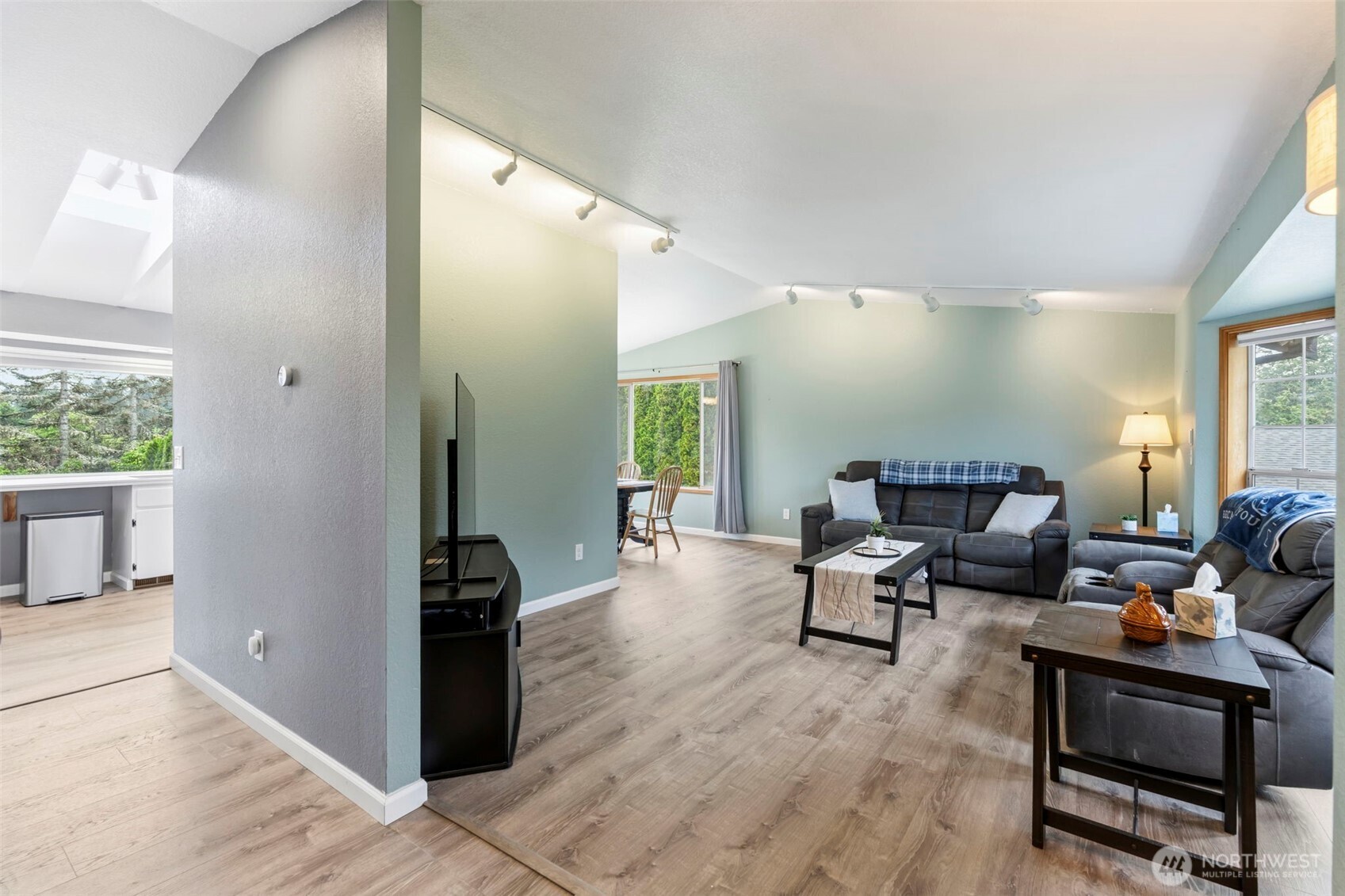 MLS #NWM2528204 image #2
