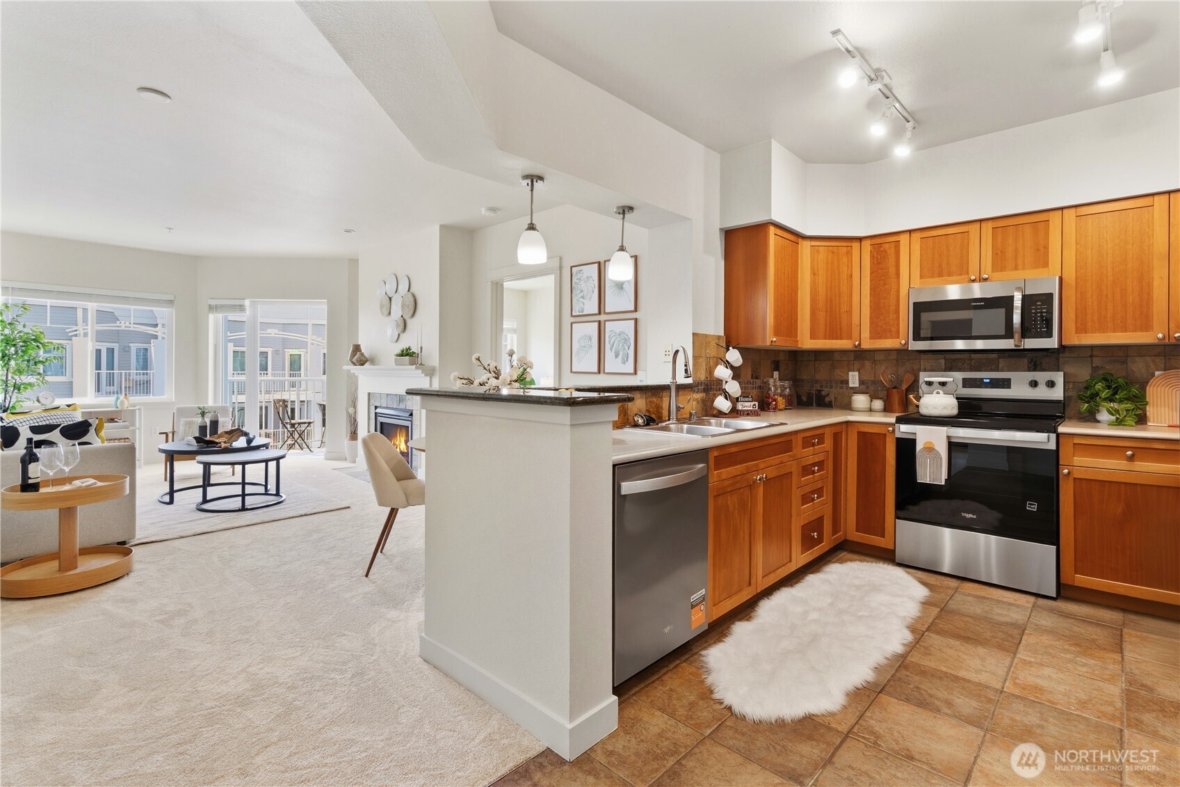 MLS #NWM2532642 image #2