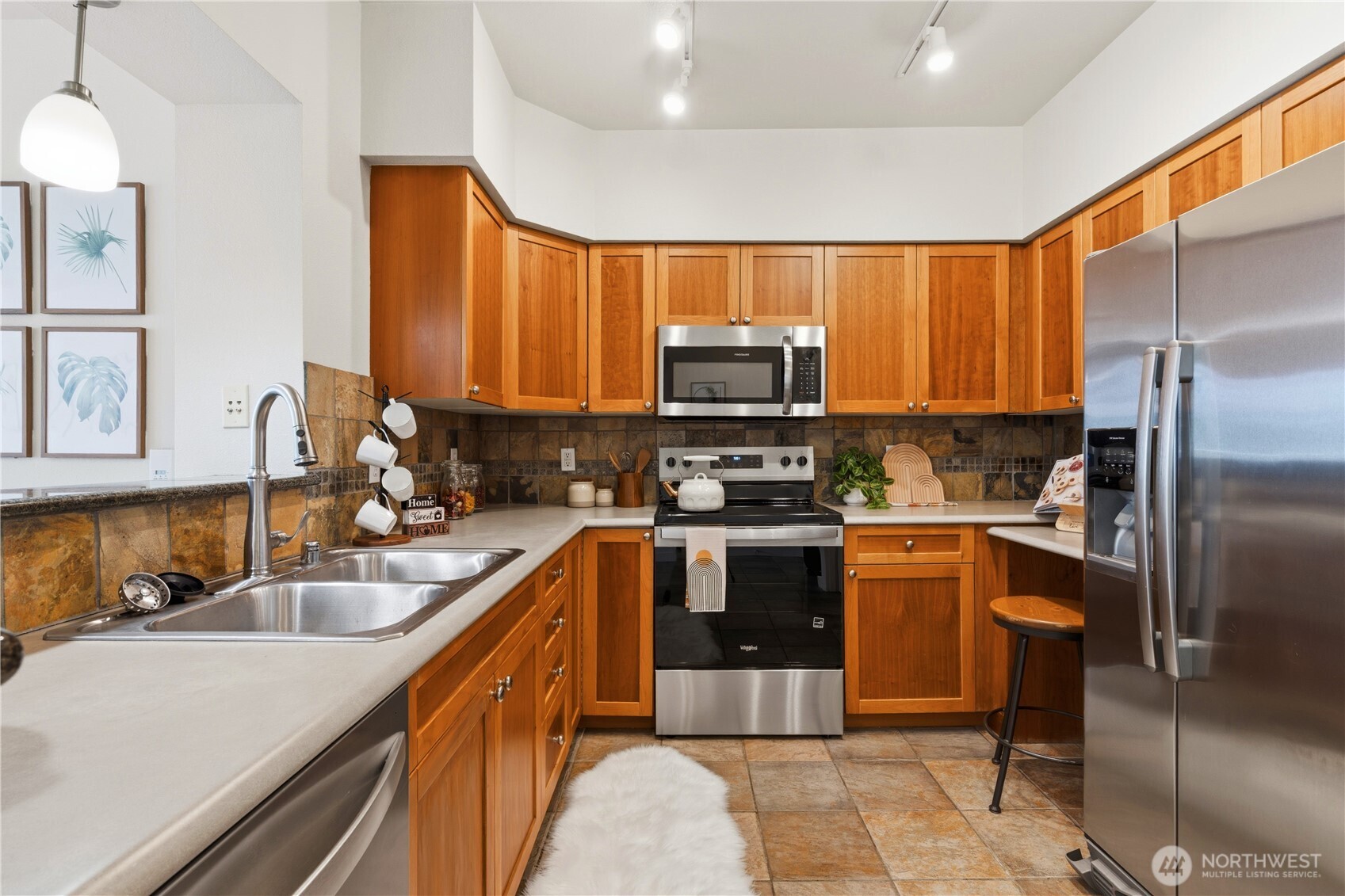 MLS #NWM2532642 image #3