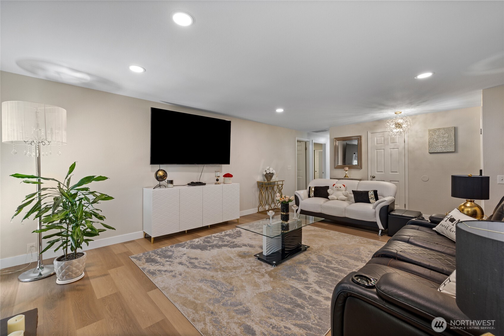MLS #NWM2534152 image #1