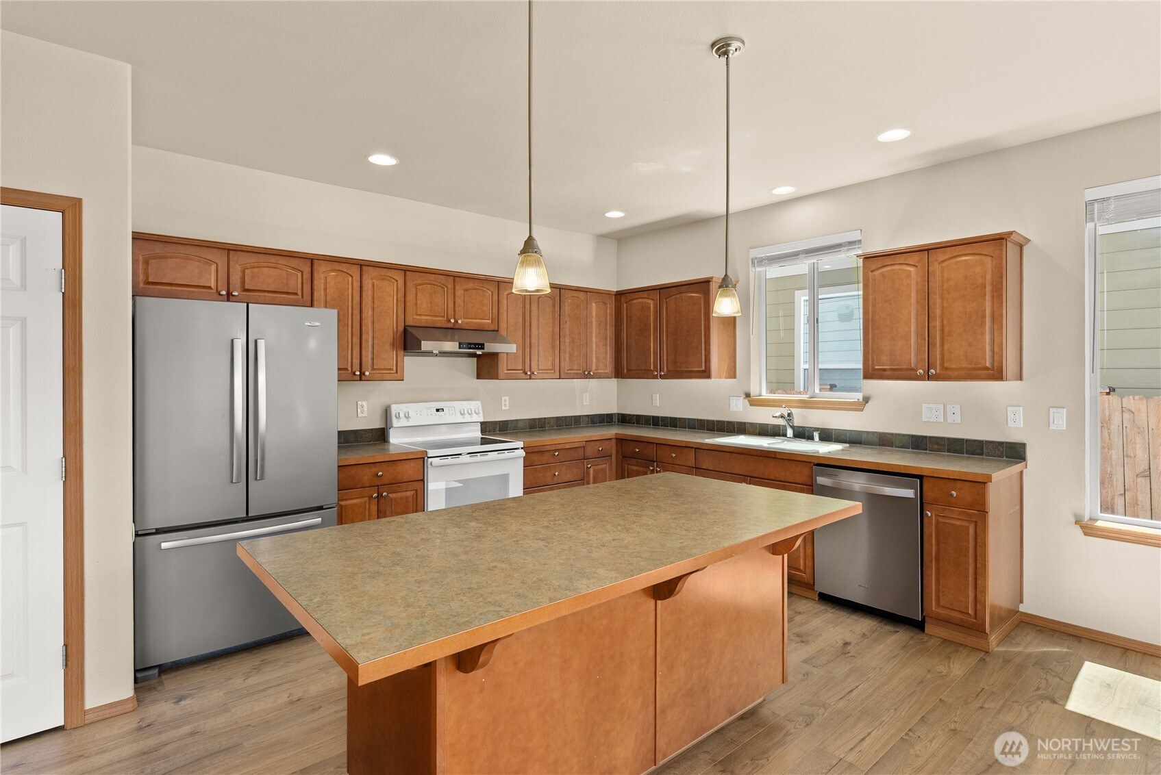 MLS #NWM2534844 image #9
