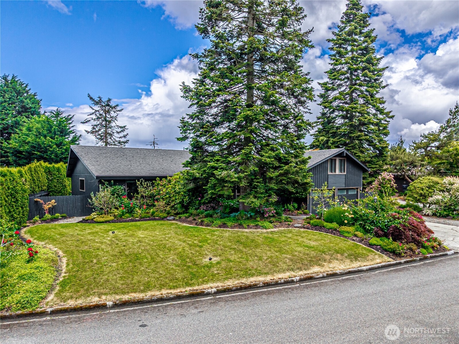 MLS #NWM2535990 image #0