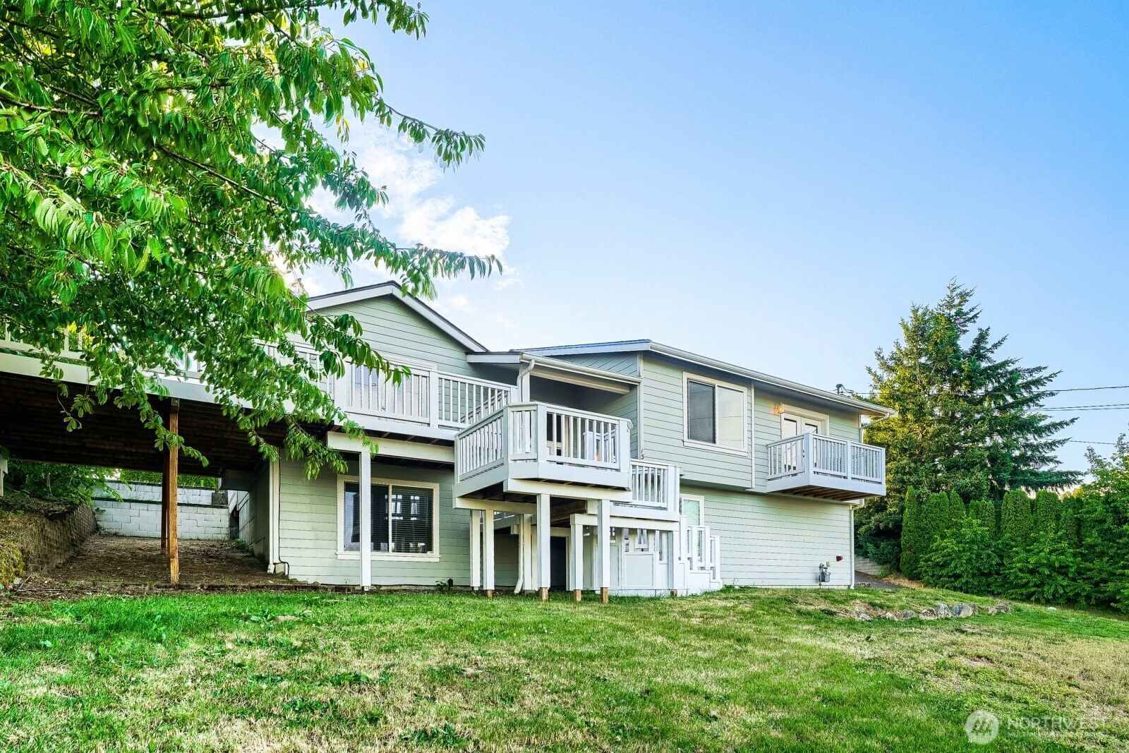 MLS #NWM2536281 image #1