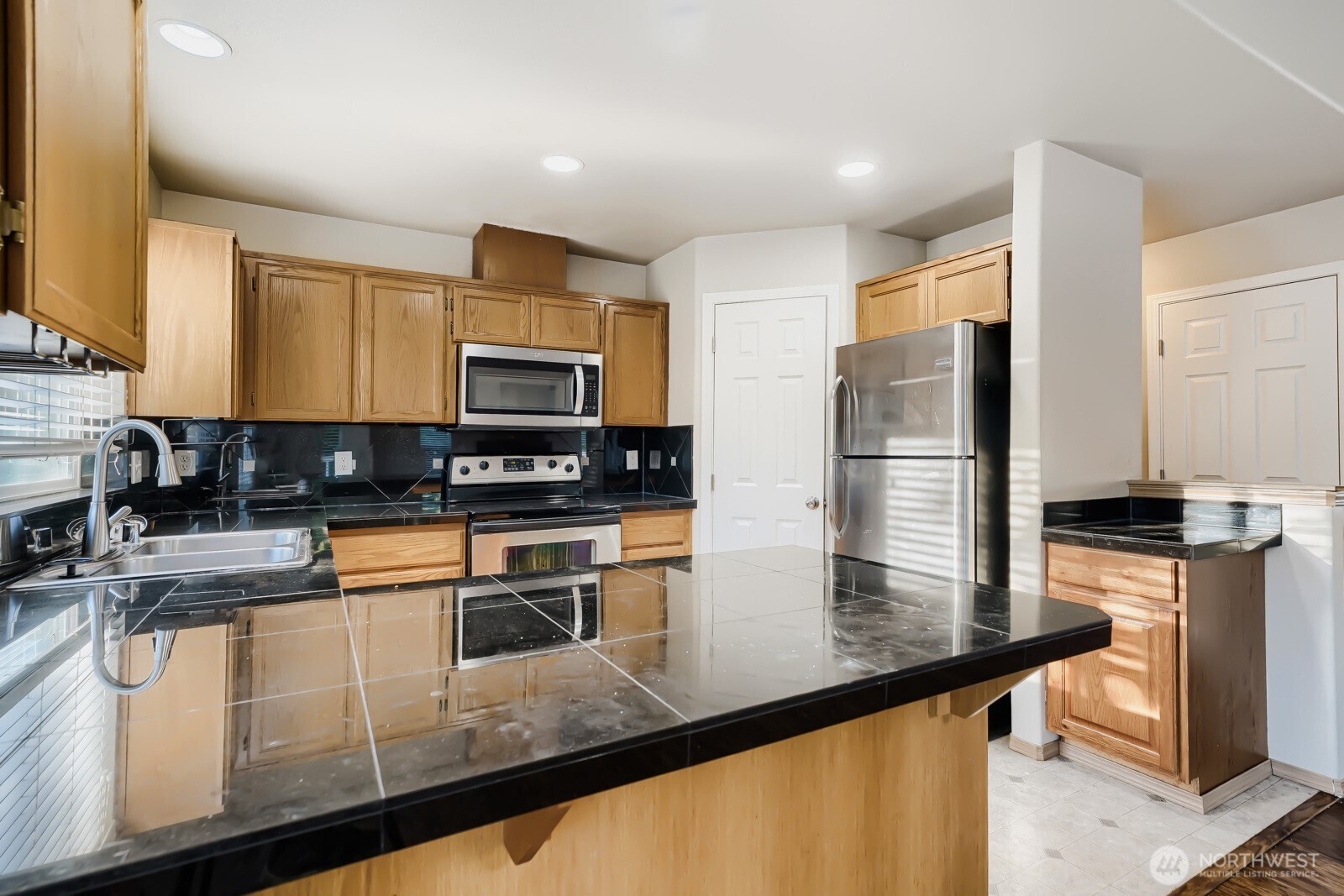 MLS #NWM2536281 image #9