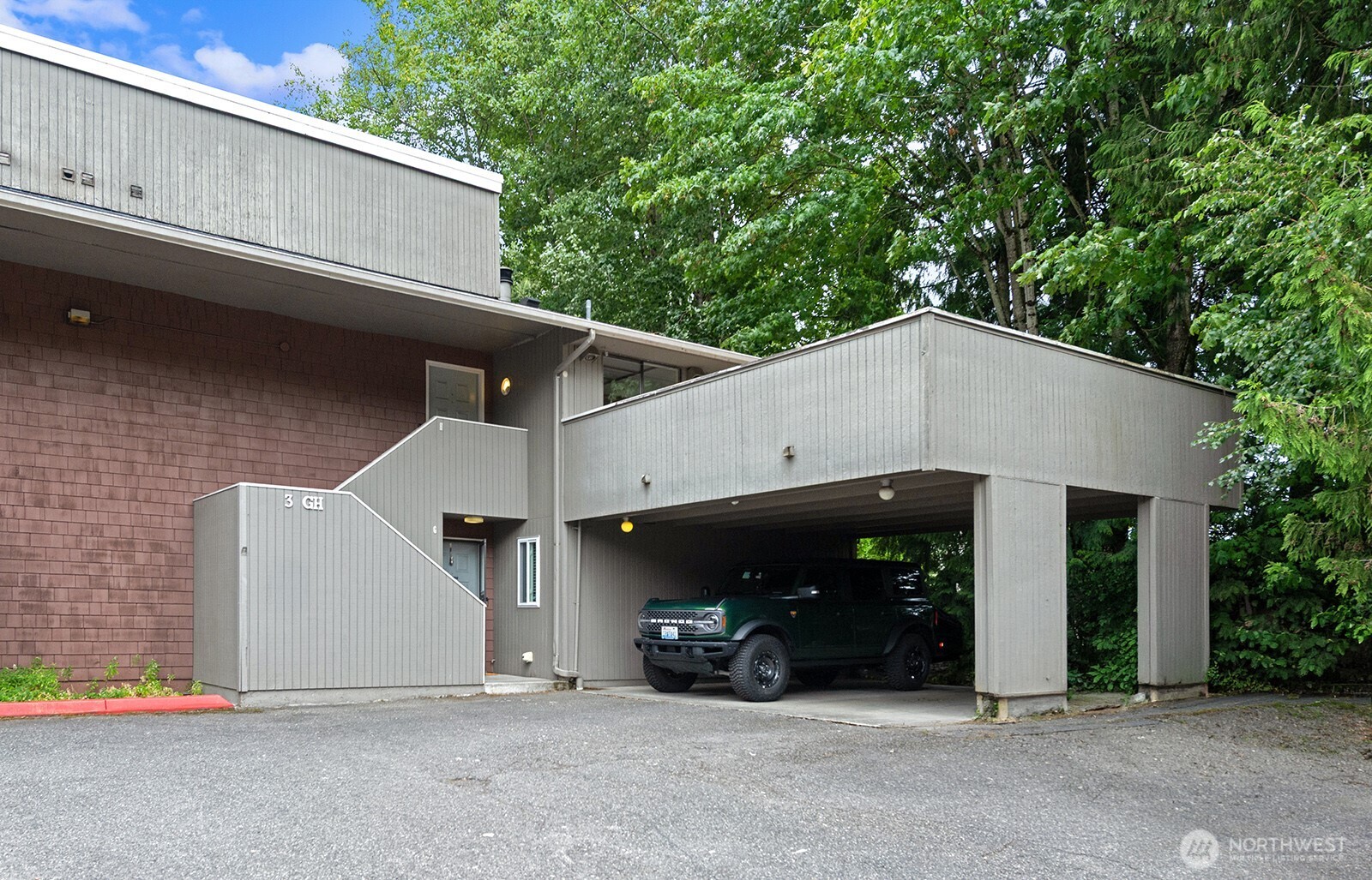 MLS #NWM2540376 image #1