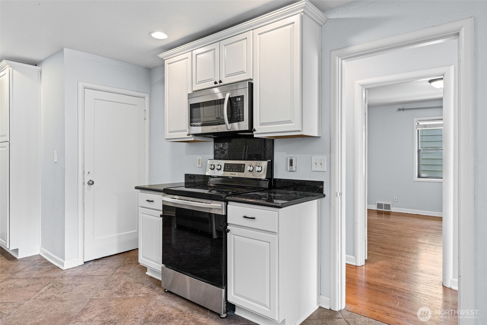 MLS #NWM2540435 image #9