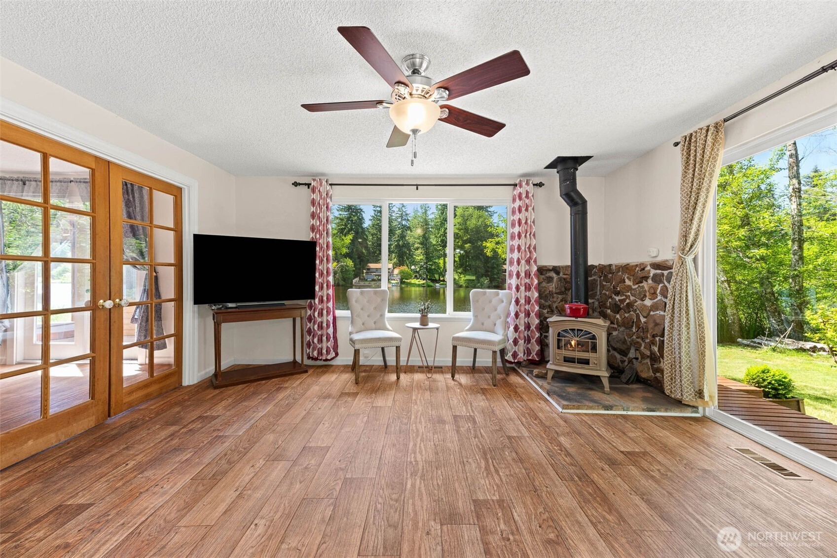 MLS #NWM2543634 image #17