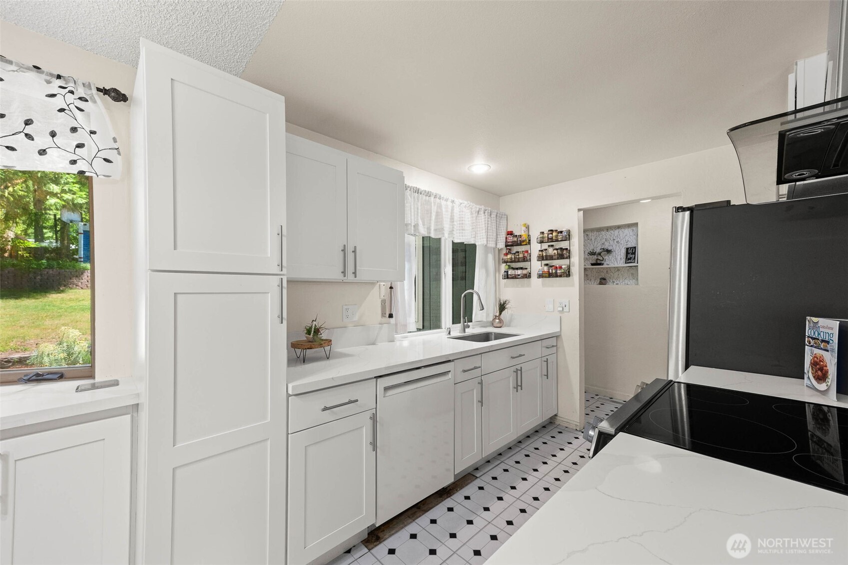 MLS #NWM2543634 image #9