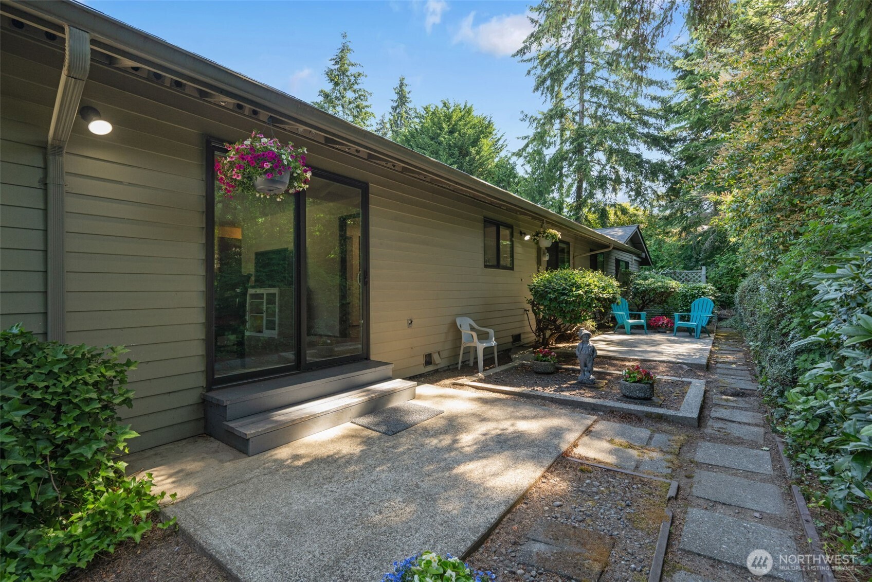 MLS #NWM2543791 image #0