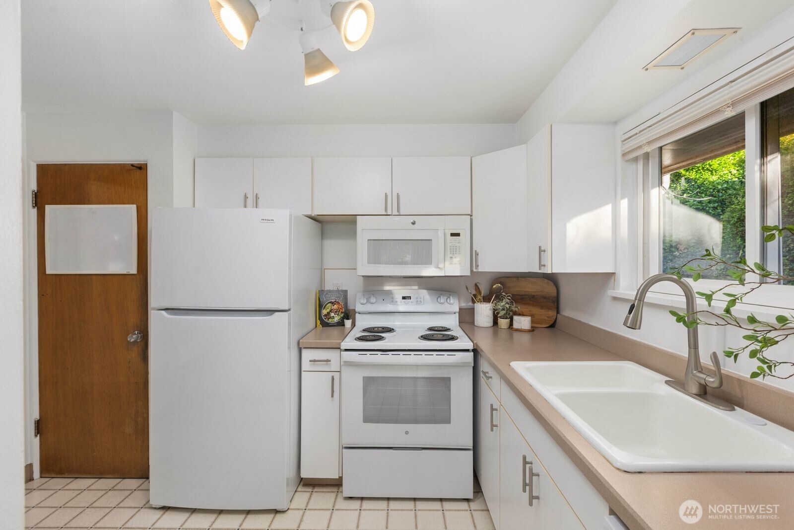 MLS #NWM2547645 image #8