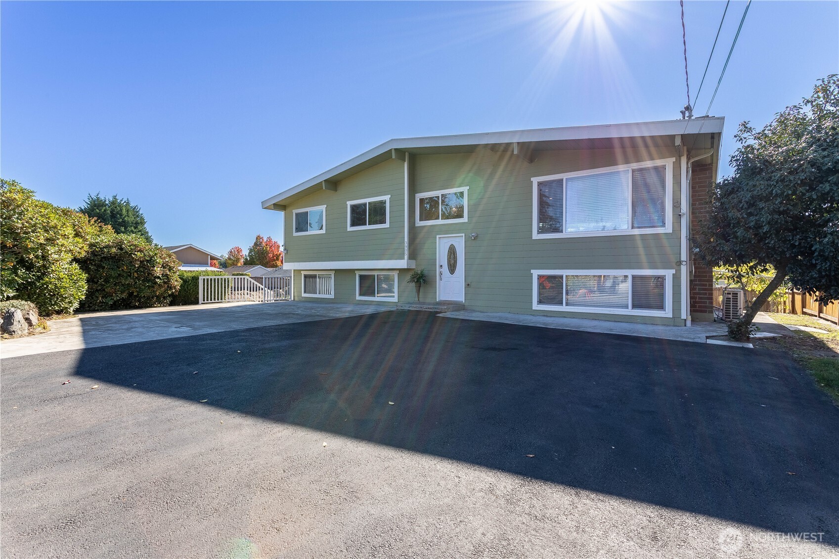 MLS #NWM2548684 image #1