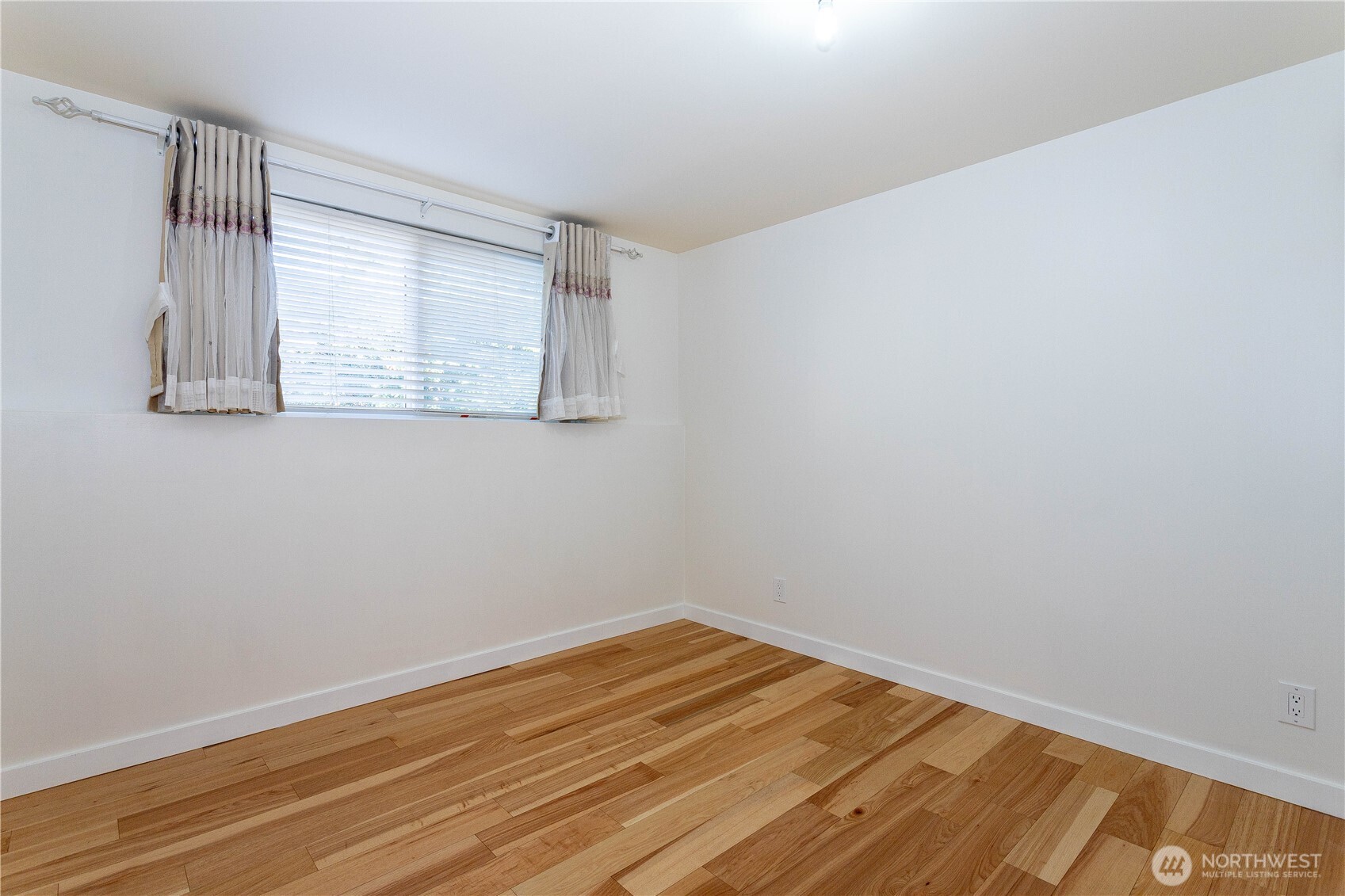 MLS #NWM2548684 image #16