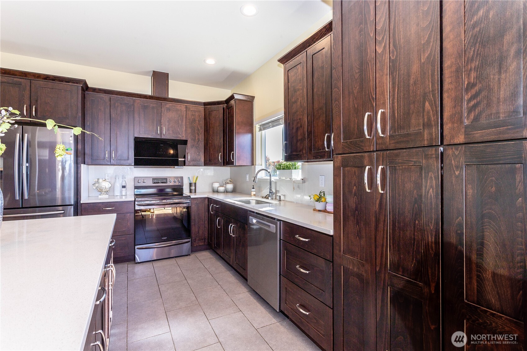MLS #NWM2548684 image #5