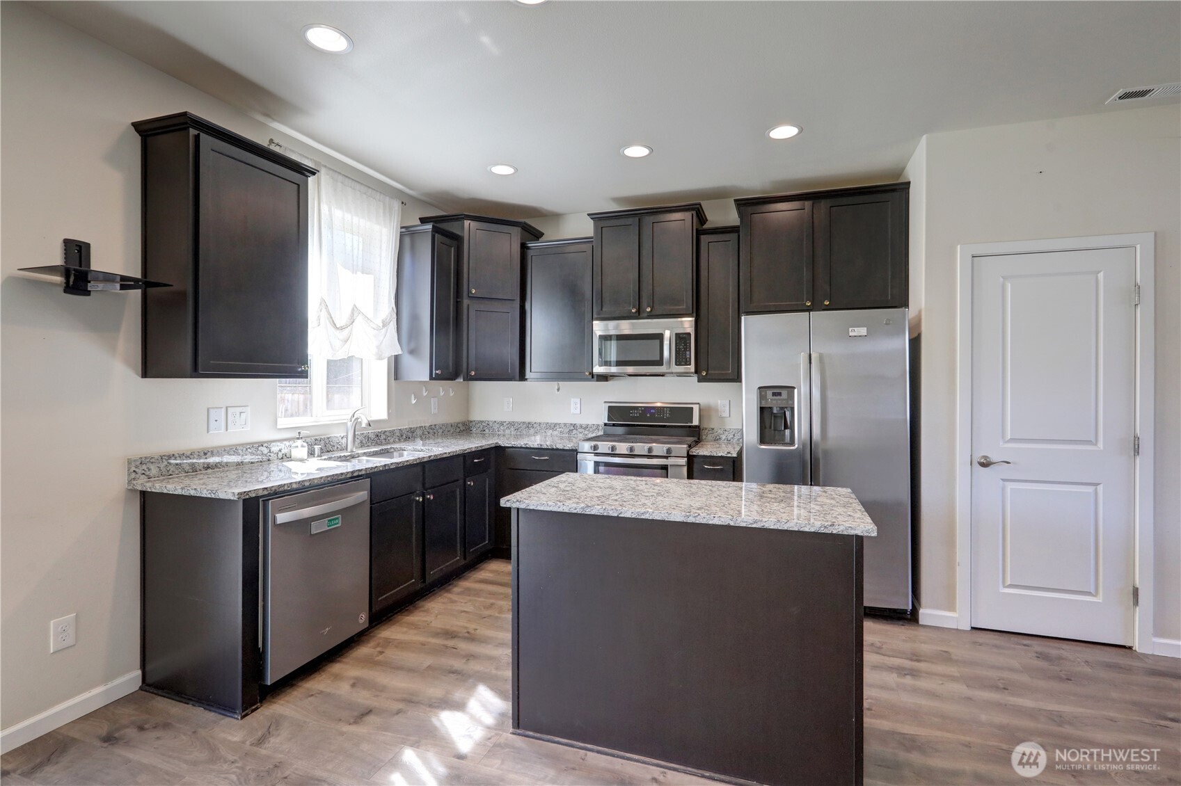 MLS #NWM2550628 image #5