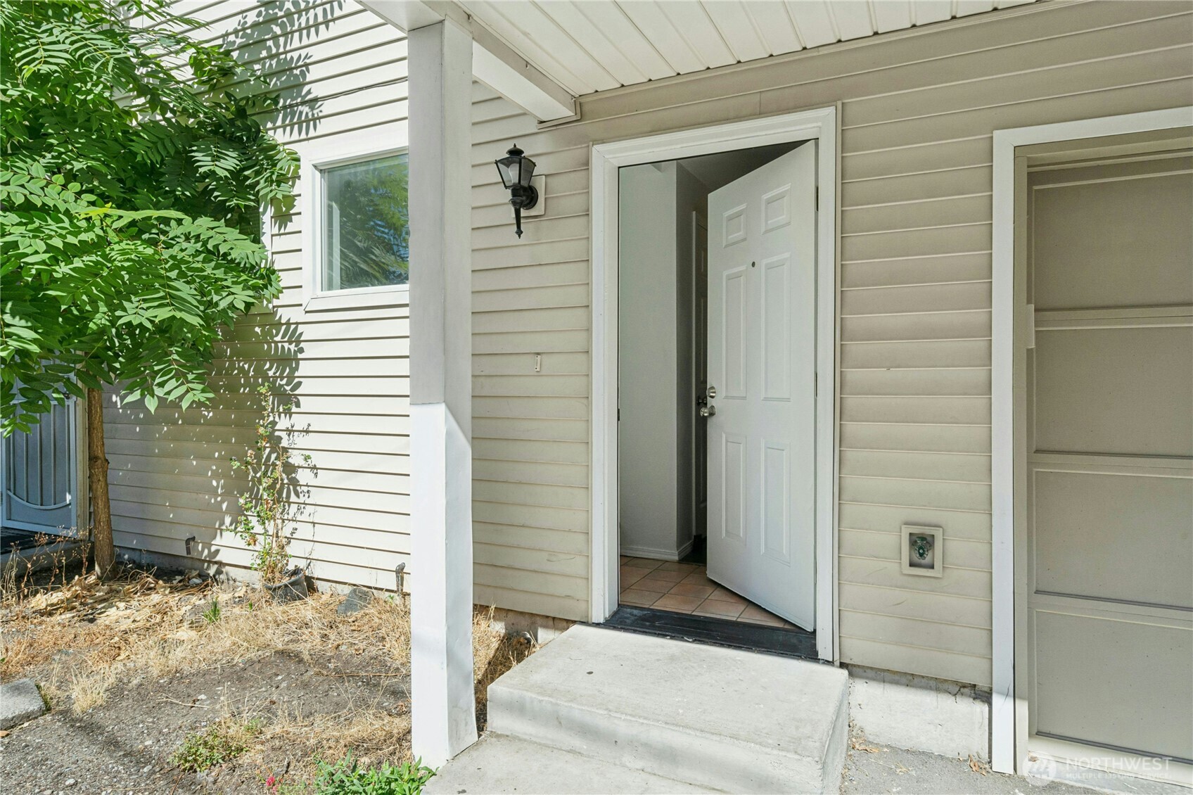 MLS #NWM2550652 image #4