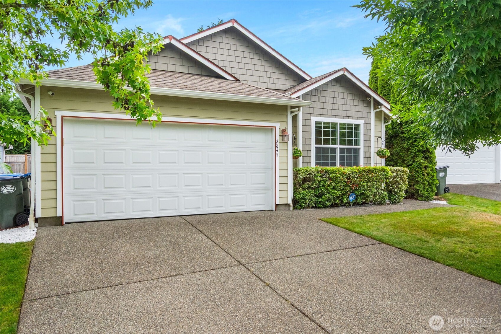 MLS #NWM2551084 image #0