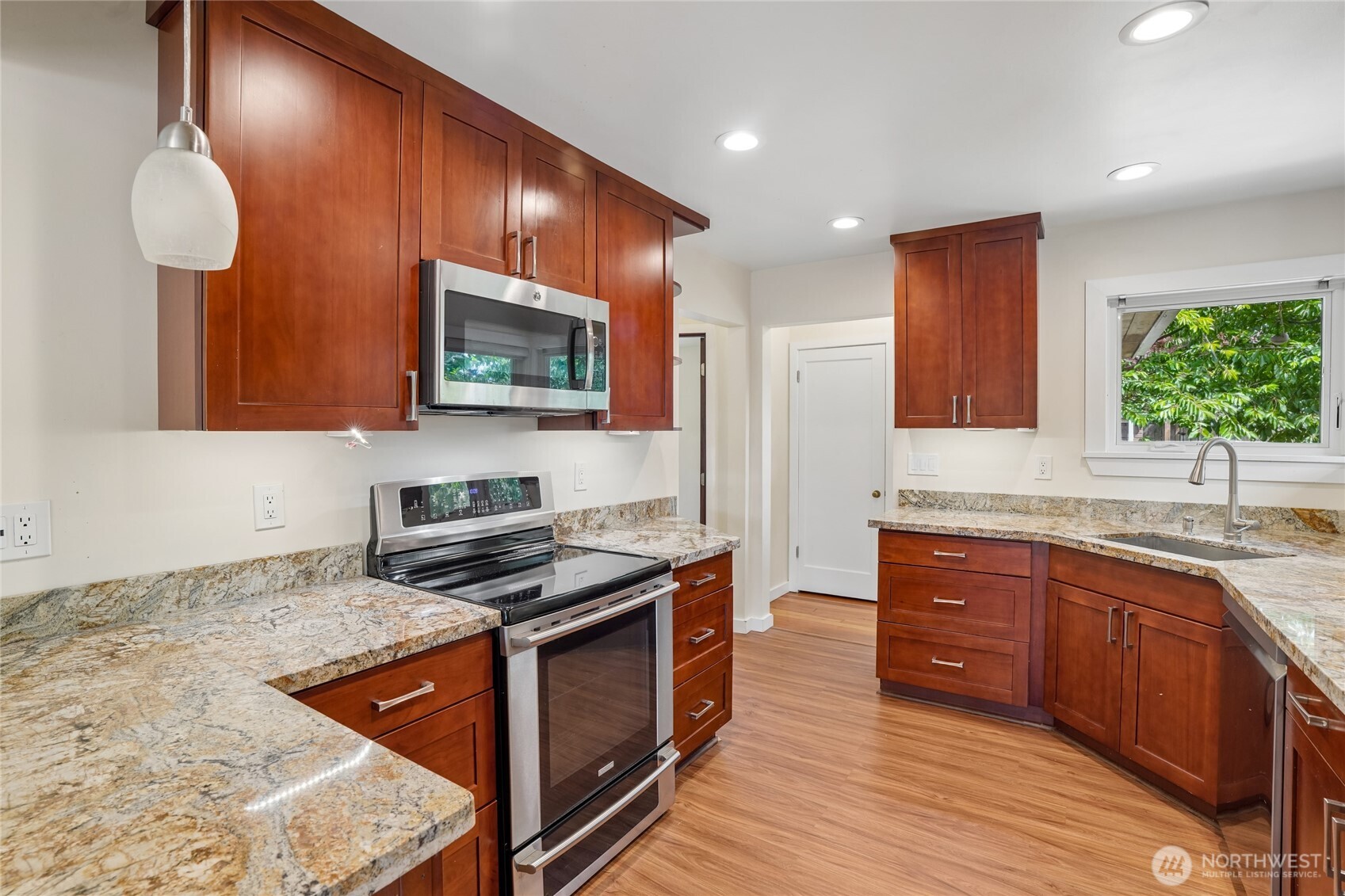 MLS #NWM2551831 image #1