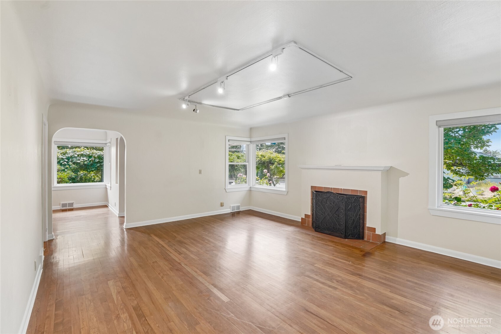 MLS #NWM2551831 image #2