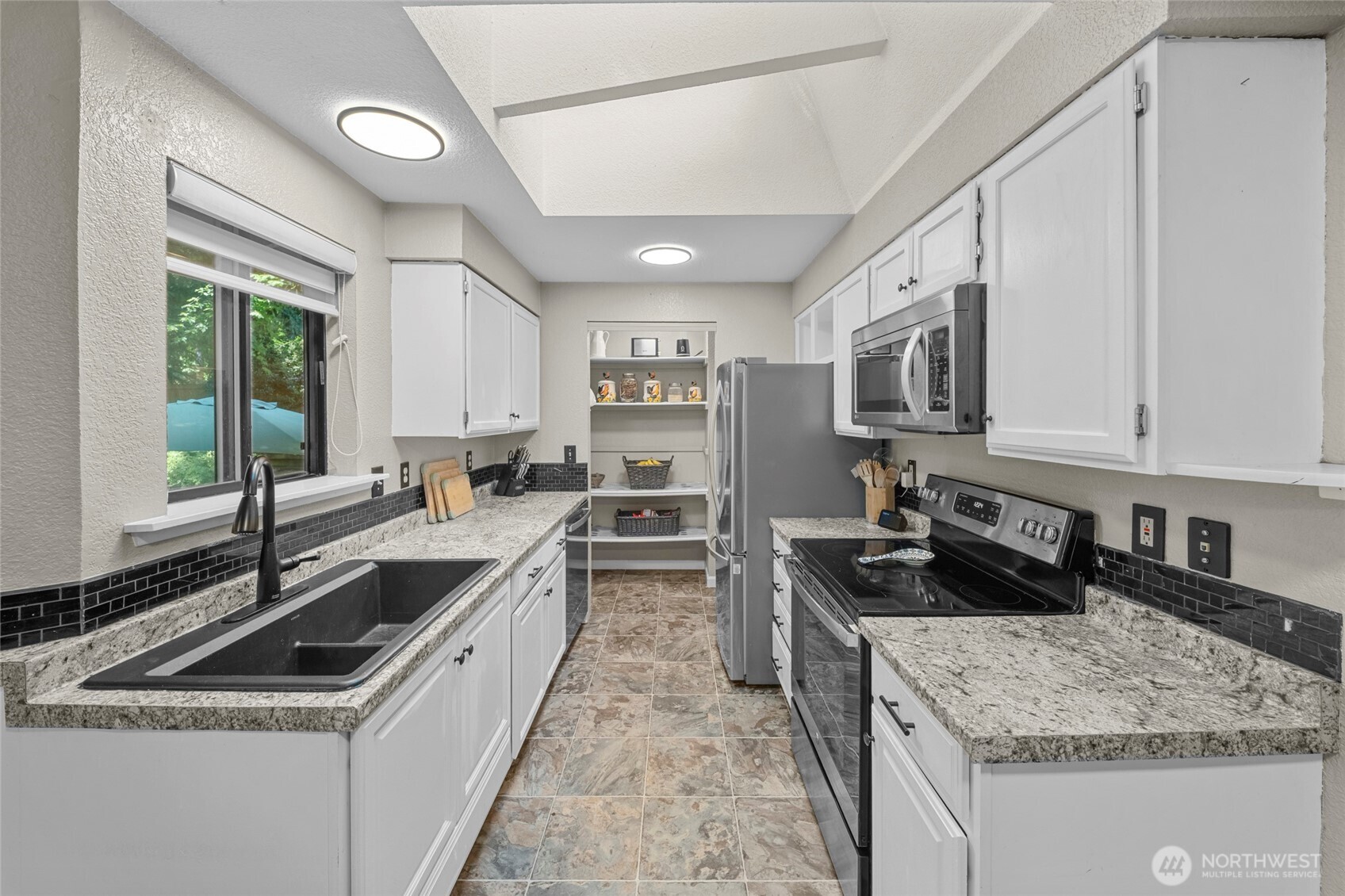 MLS #NWM2551837 image #9