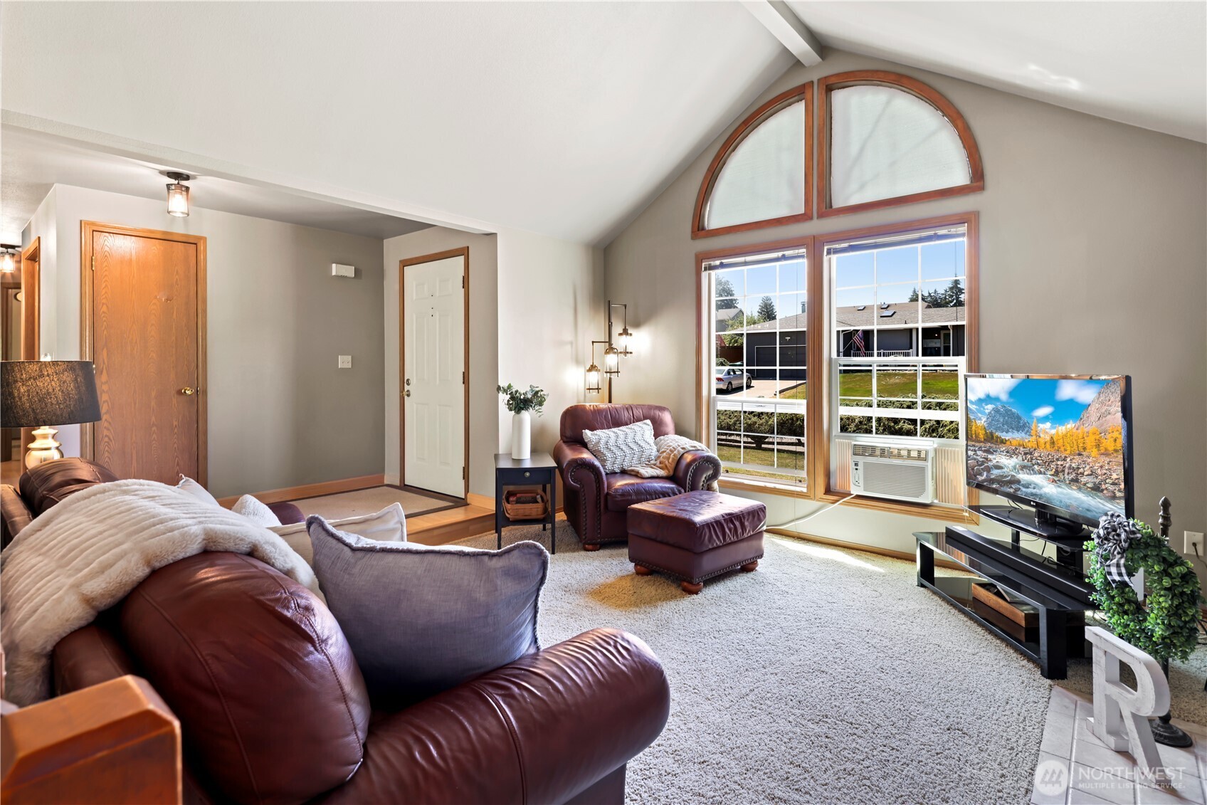 MLS #NWM2552309 image #1