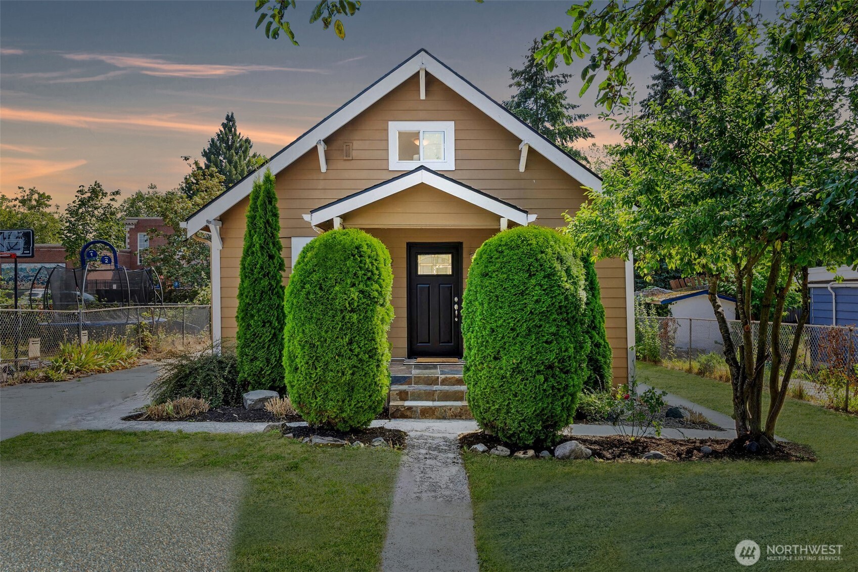 MLS #NWM2552317 image #1